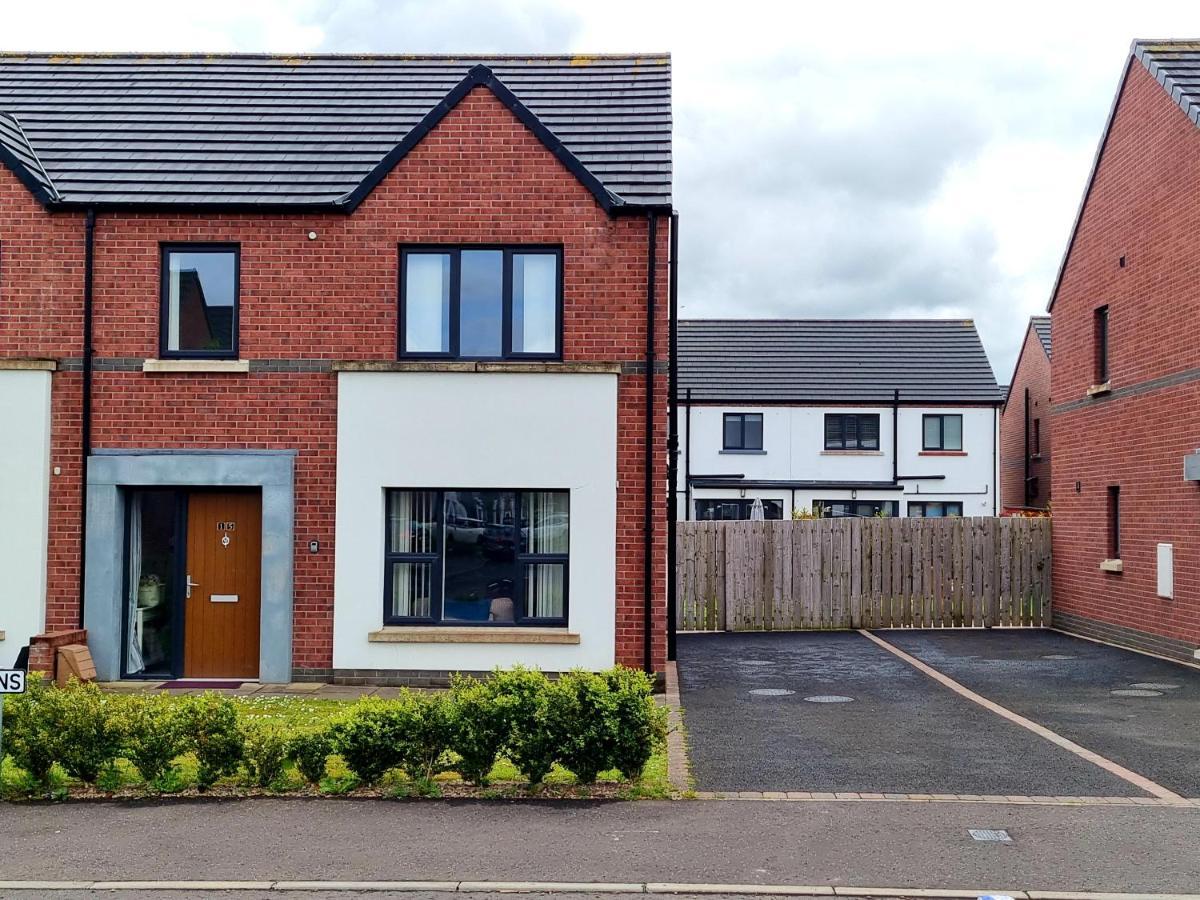 Modern 3 Bedroom Semi Detached Home Limavady Exteriér fotografie